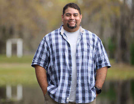 Wounded warrior Tim Aponte smiling.