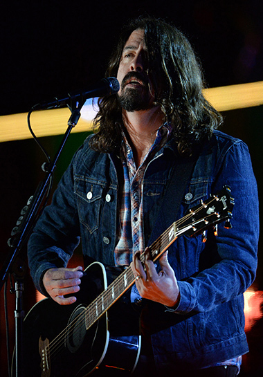 Dave Grohl plays an acoustic version of the Foo Fighters hit