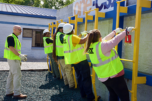 Veterans take part in training exercises at CSX Redi Center in Atlanta.